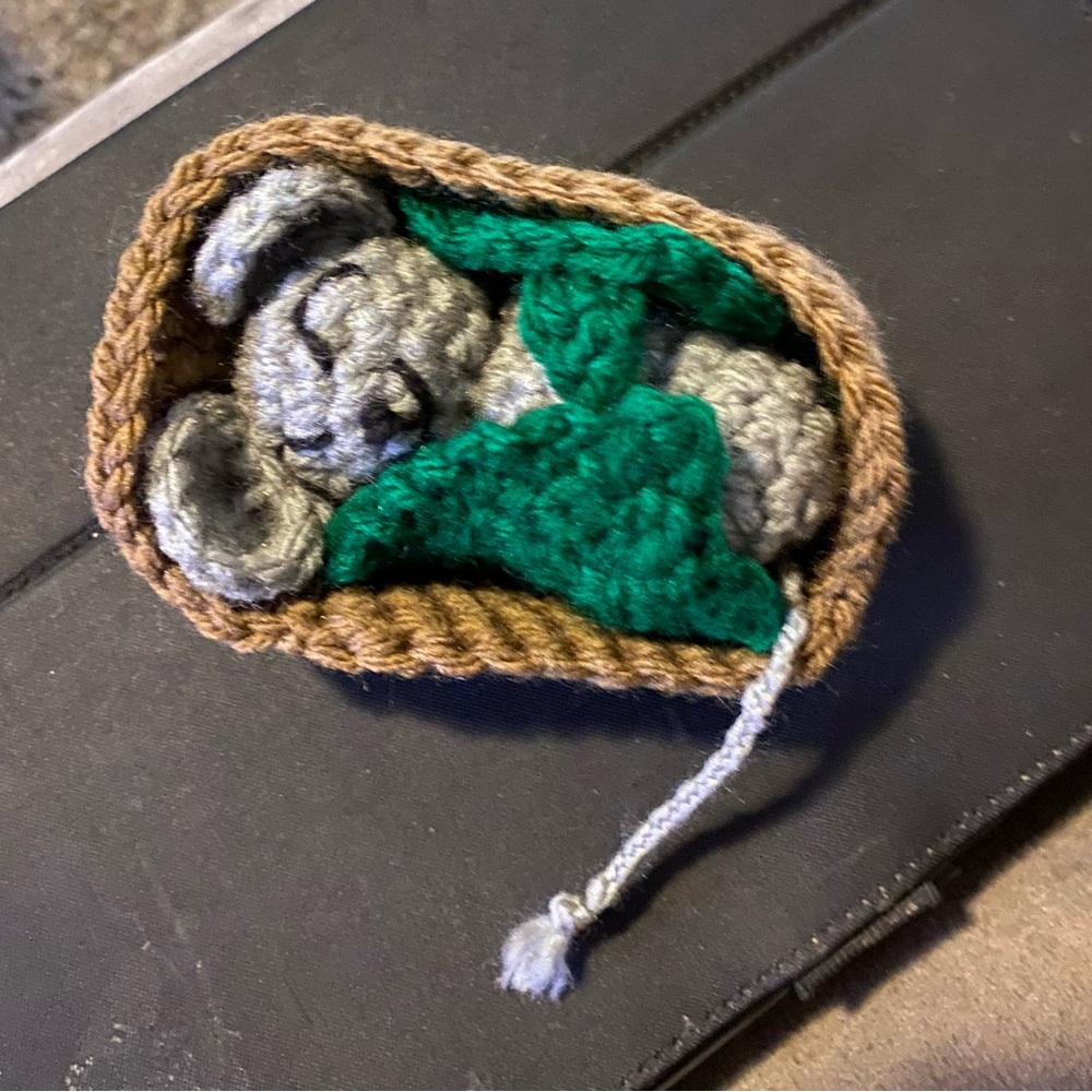 Mouse in a basket - Picture 2 of 2